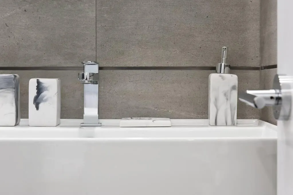 78-4B New Quality 1Br W&D In Unit Skylights Apartment New York